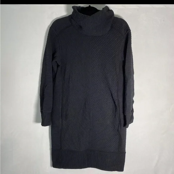 SOLD *RARE* Lululemon On Repeat Dress - Picture 2 of 6